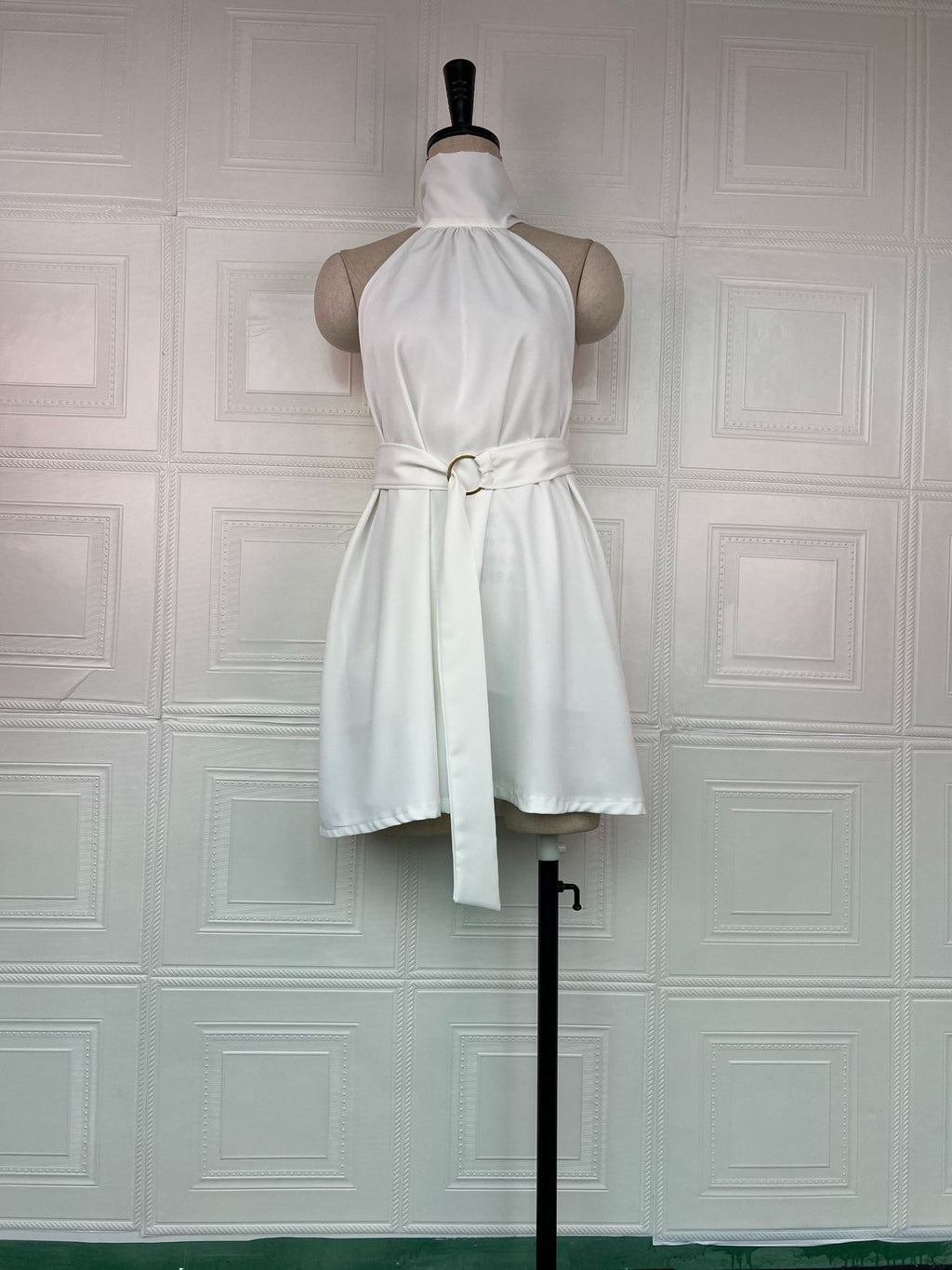 Women's Halter Neck Solid Color Waist-Cinching Short Dress