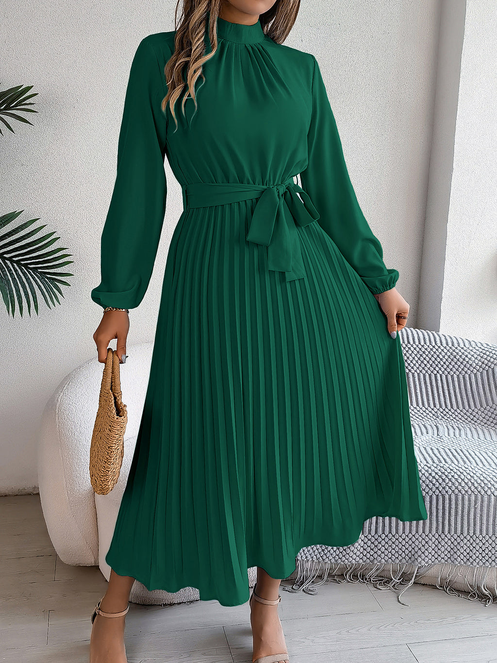 2026 European And American Women's Autumn And Winter Elegant Standing Collar Long Sleeved Waist Cinched Pleated Long Skirt Small Dress