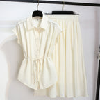 Tencel Sleeveless Blouse Paired With A Skirt