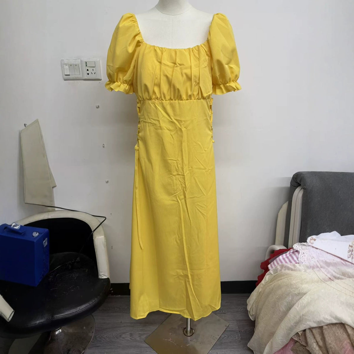 Womens Solid-color Puff-sleeve Waist-cinching Slimming Dress With Tie Detail