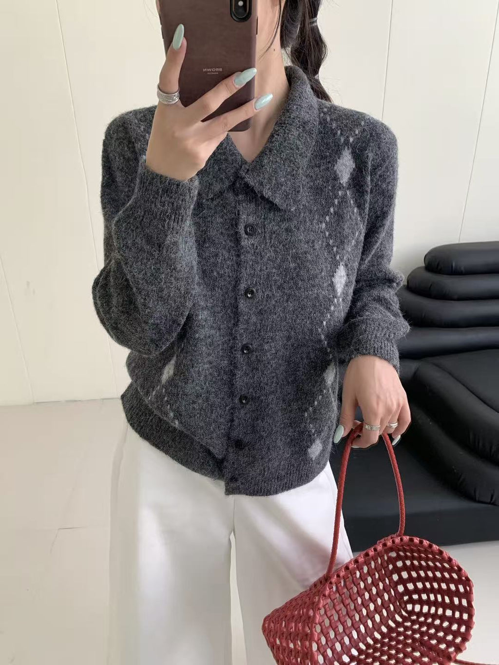 Women's Korean-style Vintage Argyle Collared Knit Cardigan, 2026 Autumn-Winter New Arrival, Soft Loose Lazy-Style Sweater Coat
