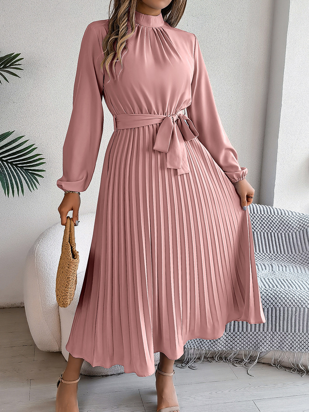 2026 European And American Women's Autumn And Winter Elegant Standing Collar Long Sleeved Waist Cinched Pleated Long Skirt Small Dress