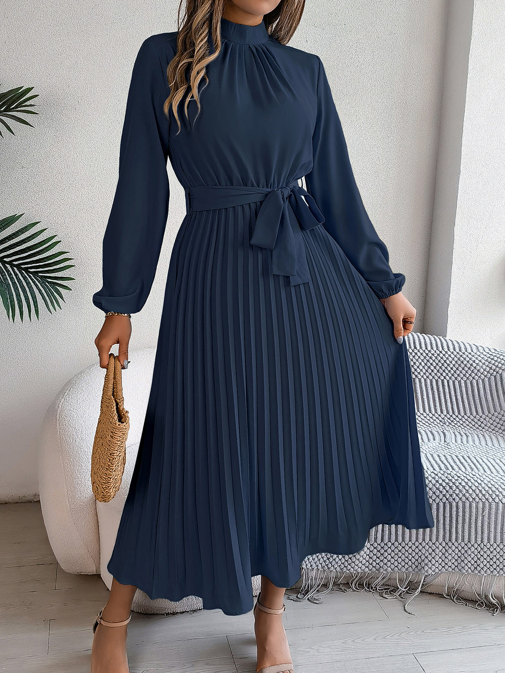 2026 European And American Women's Autumn And Winter Elegant Standing Collar Long Sleeved Waist Cinched Pleated Long Skirt Small Dress