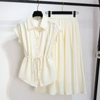 Tencel Sleeveless Blouse Paired With A Skirt
