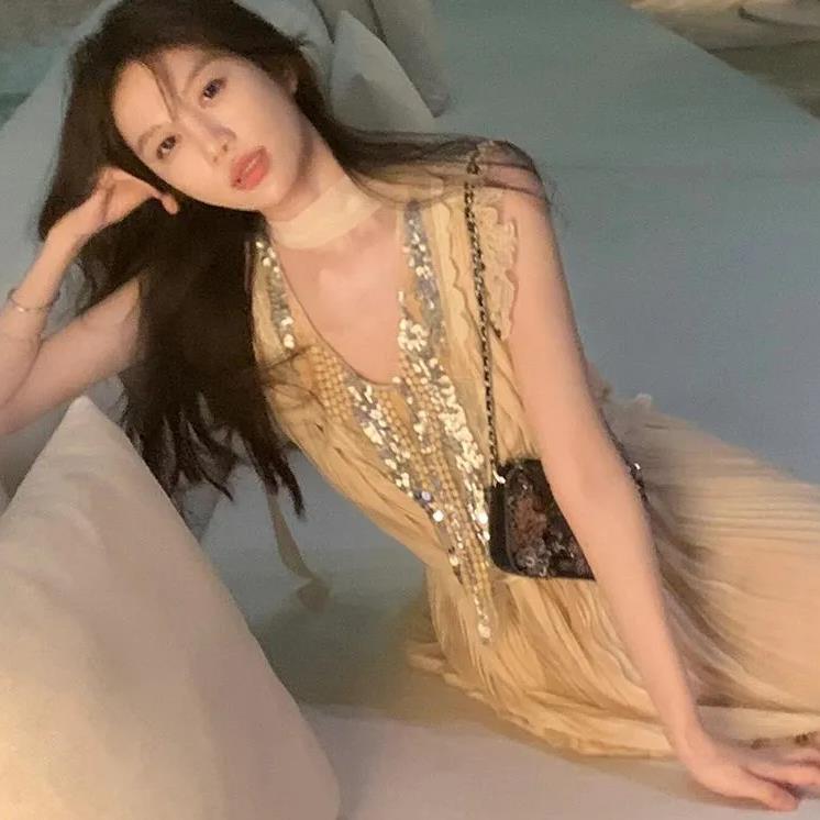 Sequined Halter Pleated Dress Party