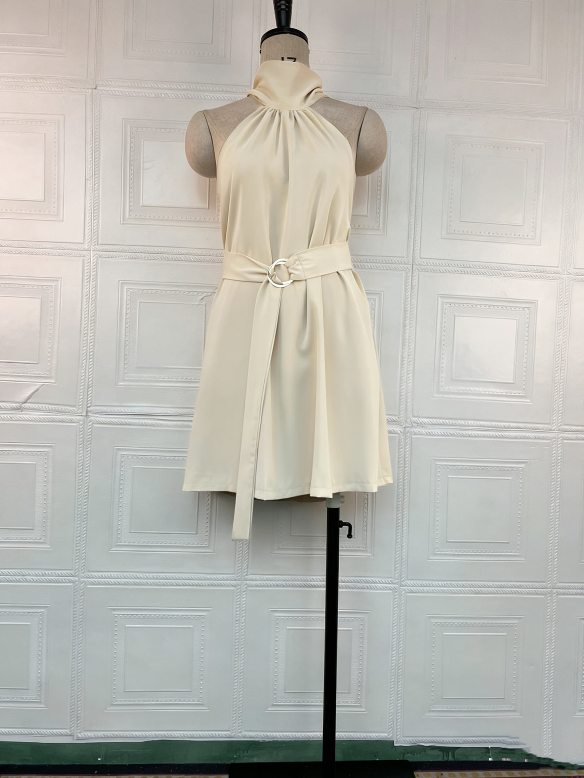 Women's Halter Neck Solid Color Waist-Cinching Short Dress